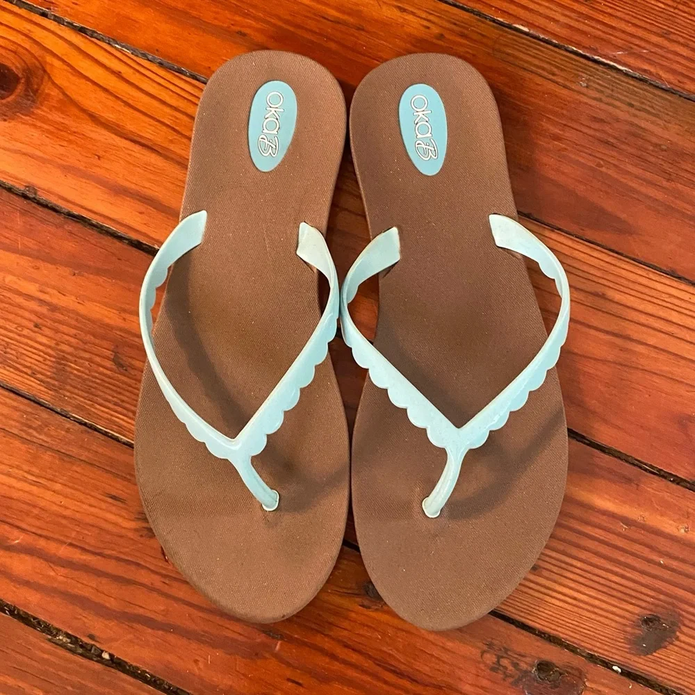Oka-B Seafoam Scalloped Bristol Flip Flops Size 7 Made in the USA